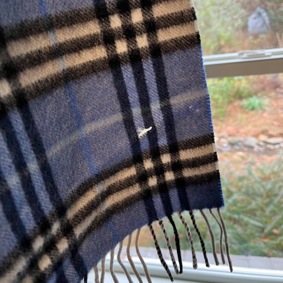 BURBERRY Cashmere Blue Tan Tartan Plaid Scarf Fringe Soft Designer Luxury - Picture 12 of 13